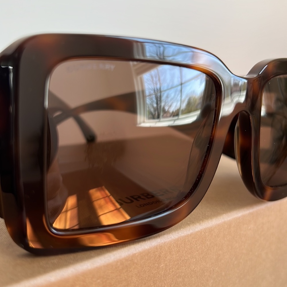 Burberry B Motif Square Frame Sunglasses - Picture 5 of 16